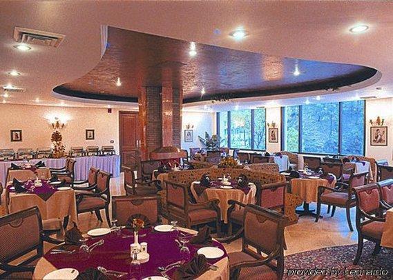 Quality Inn Himdev Shimla Restaurant photo